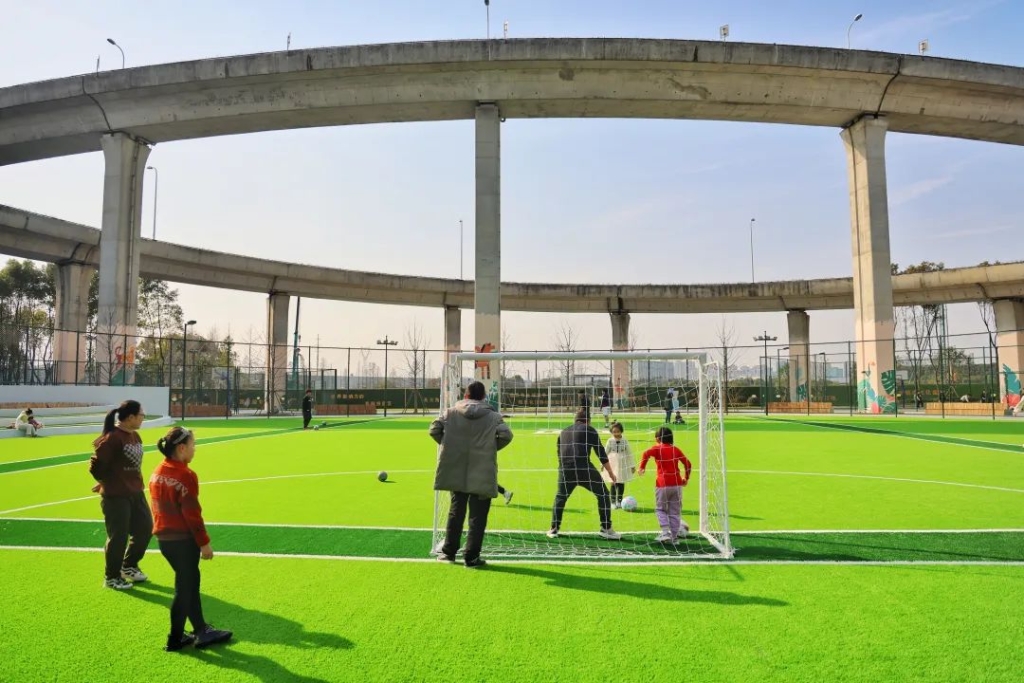 橋下空間挖掘“城市美”，40處升級等您“會心一笑”